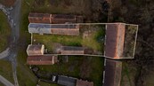 Nemovitost se stavbami na stavebním pozemku o ploše 2553 m2, cena 4880000 CZK / objekt, nabízí
