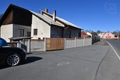 Nabídka prodeje domu 6+1 v malebné obci Dožice, Mladý Smolivec (Plzeňský kraj), s panoramatickými výhledy a ihned k nastěhování. K domu náleží sklep, terasa a pozemek o celkové rozloze 501 m2., cena 1699000 CZK / objekt, nabízí
