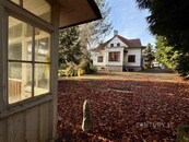 Dům, který se nestaví znovu. Prvorepubliková vila z roku 1925 s pozemkem 1 452 m2 a možností nové hodnoty jako rezidenční projekt či sídlo firmy, cena 15990000 CZK / objekt, nabízí 