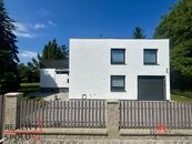 Pronájem rodinného domu 160 m2, pozemek 800 m2, Zadní cesta, Plzeň- Černice, cena 35000 CZK / objekt / měsíc, nabízí Realityspolu