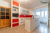Prodej prostorného domu 5+1 se zahradou a garáží, ulice Lobezská, Plzeň - město, cena 10490000 CZK / objekt, nabízí 