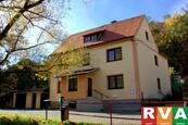 Prodej rodinného domu se dvěma byty, garáží a zahradou, Stříbro, cena 5250000 CZK / objekt, nabízí
