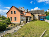 Prodej pěkného dvougeneračního rodinného domu po rekonstrukci, pozemek 409m2, ve městě Bezdružice., cena 4470000 CZK / objekt, nabízí 