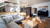 Prostorný dům se dvěma byty na skvělém místě, cena 13900000 CZK / objekt, nabízí 