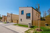 Prodej rodinného domu 119 m2, pozemek 552 m2, cena 12390000 CZK / objekt, nabízí 