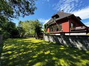Rodinný dům 6+2, 260m2, zahrada 1053 m2 s garáží., cena 15580000 CZK / objekt, nabízí