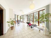 Rodinný dům 6+2, 260m2, zahrada 1053 m2 s garáží., cena 14990000 CZK / objekt, nabízí 